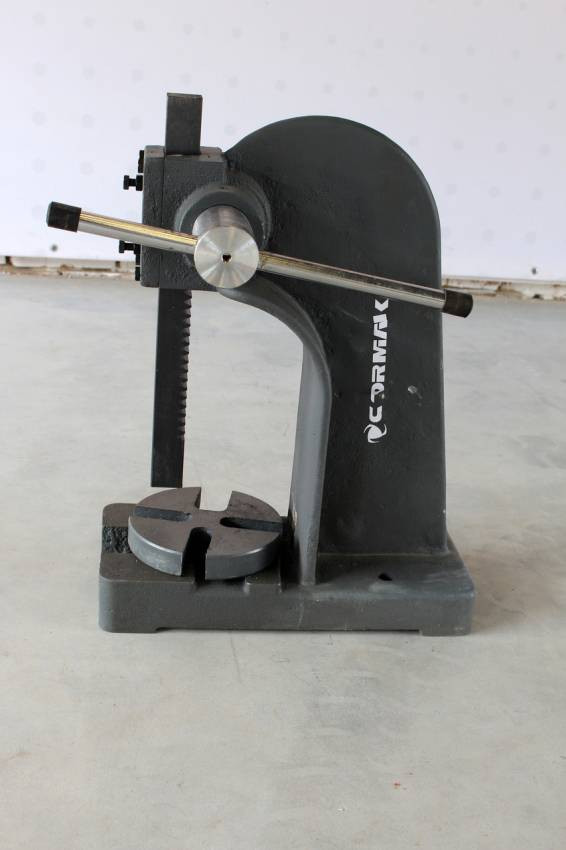 Ручний прес CORMAK AP 2-AP-2