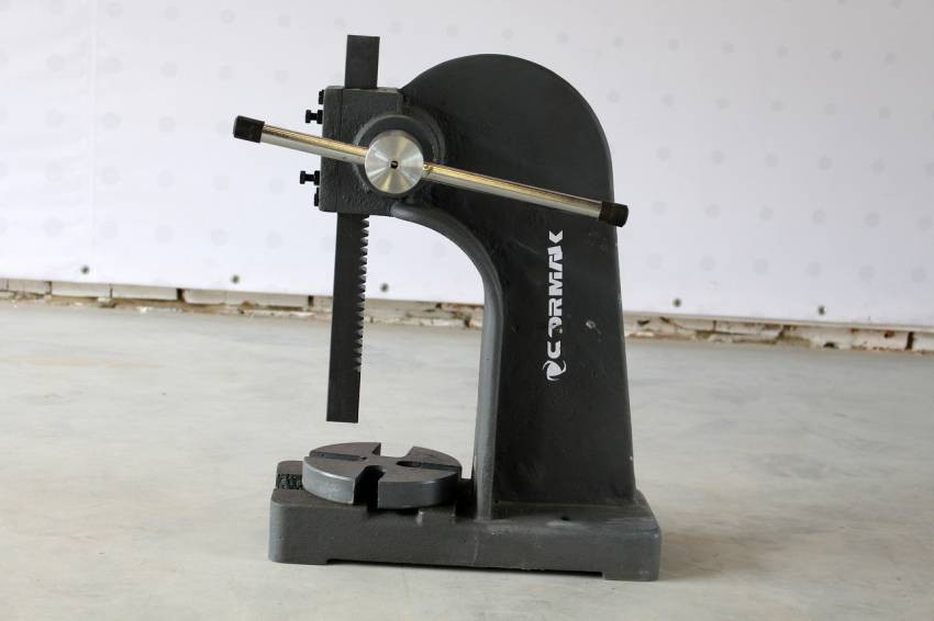 Прес ручний CORMAK AP1-AP-1