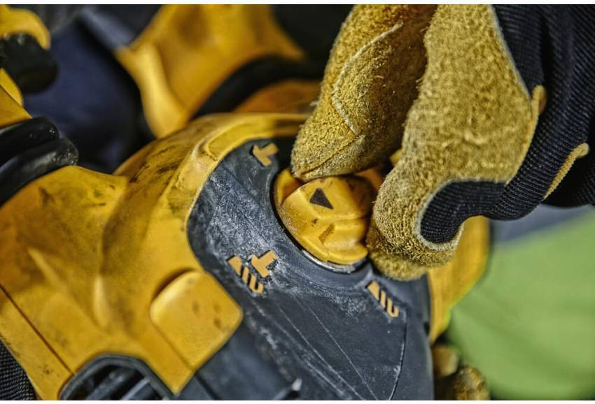 Перфоратор аккумуляторный бесщеточный SDS-Plus DeWALT DCH323T2-DCH323T2
